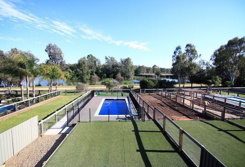 The Anchorage By The Lake