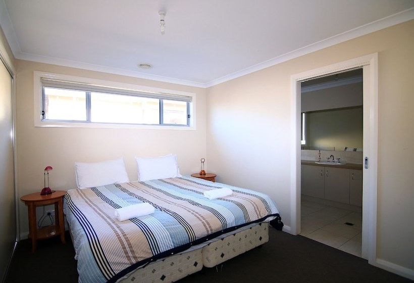 The Anchorage By The Lake