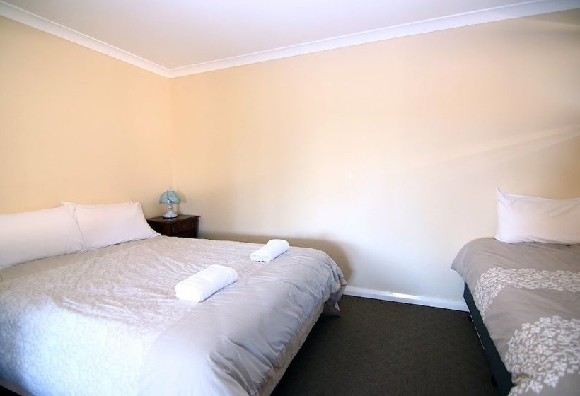 The Anchorage By The Lake