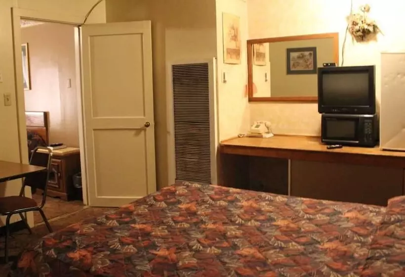 Thunderbird Motel
