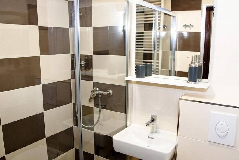 Veronika Group Radićeva