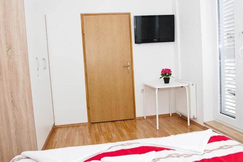 Veronika Group Radićeva