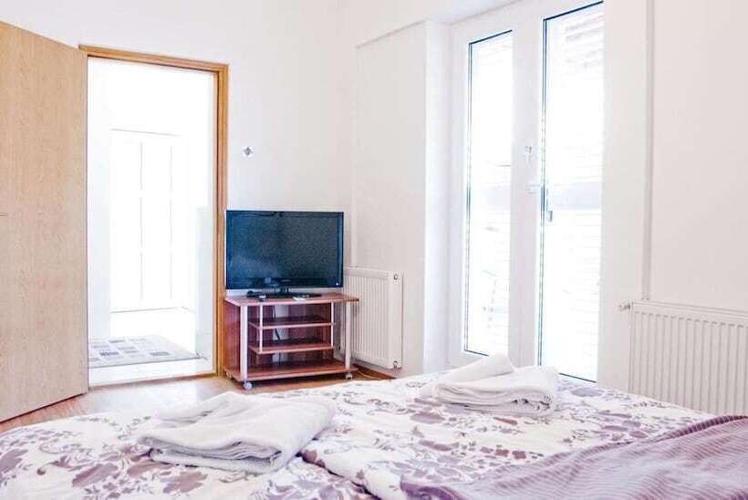 Veronika Group Radićeva