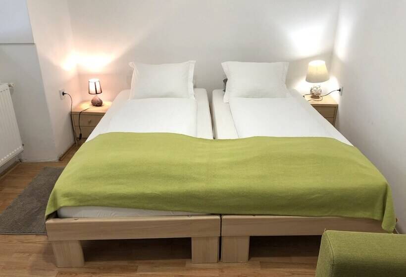 Veronika Group Radićeva