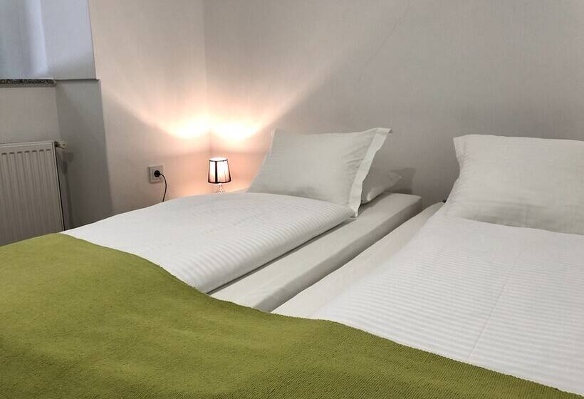 Veronika Group Radićeva