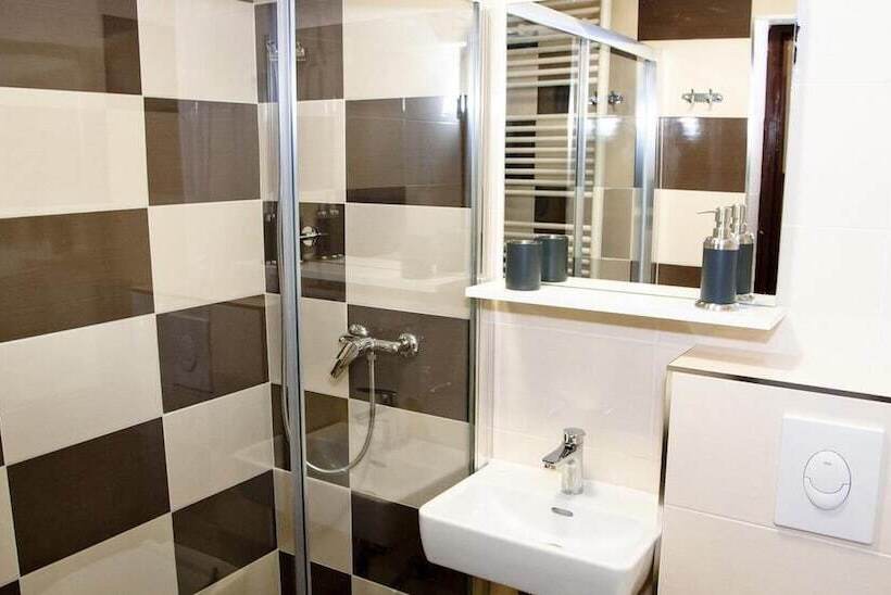 Veronika Group Radićeva