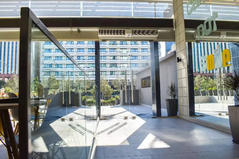 ホテル Athenian Montaza