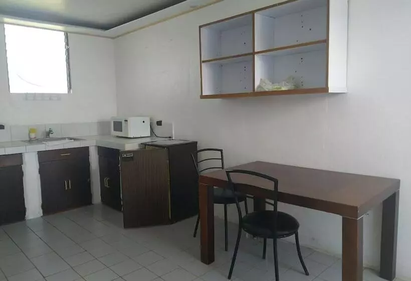 Lorilynns Hotel Tinian