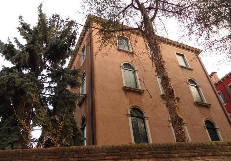 هتل B&b Exclusive