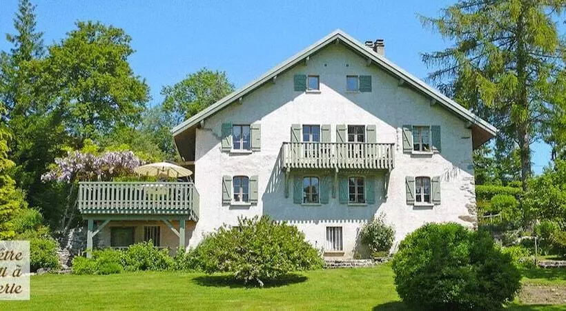 L Ourserie Bed & Breakfast