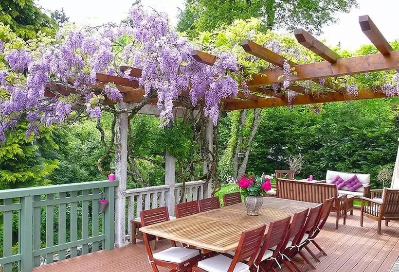 L Ourserie Bed & Breakfast