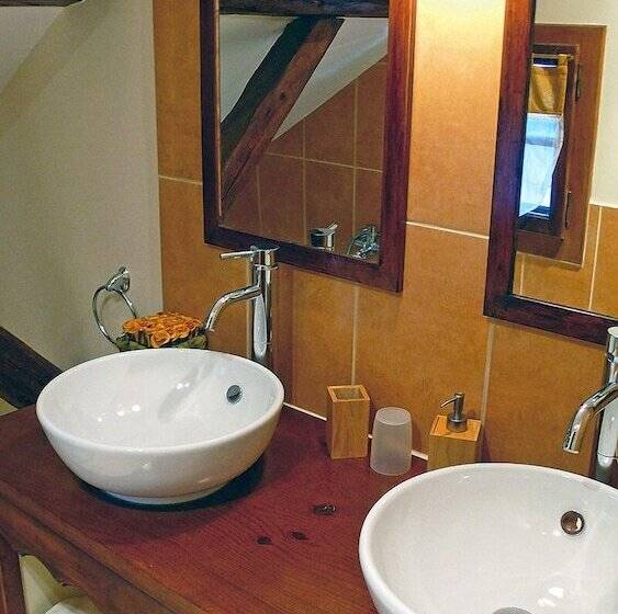 L Ourserie Bed & Breakfast