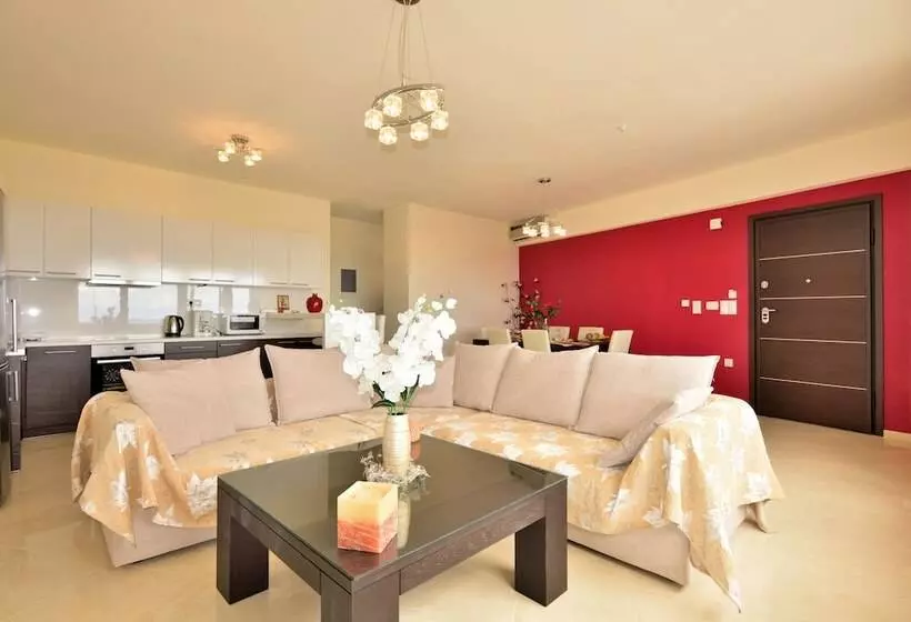 Luxury Suites In Stavromenos