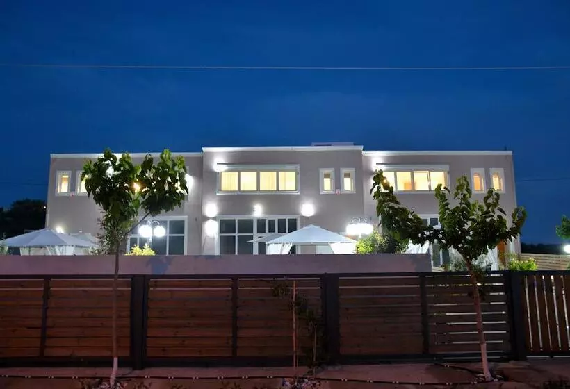 Luxury Suites In Stavromenos