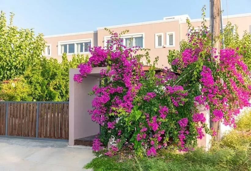 Luxury Suites In Stavromenos