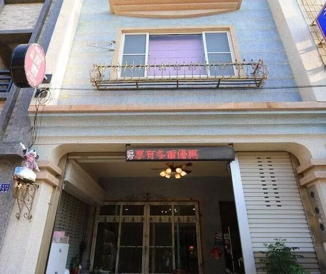 پانسیون Doll House Lodge