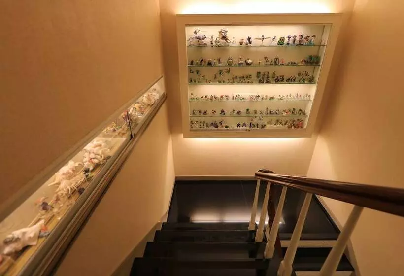پانسیون Doll House Lodge