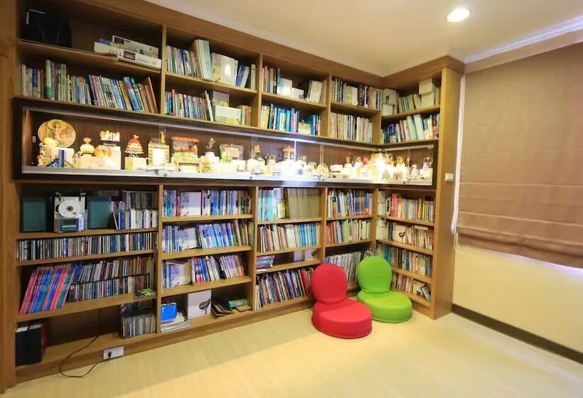 پانسیون Doll House Lodge