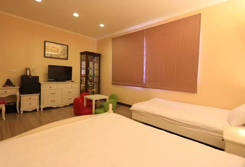 پانسیون Doll House Lodge