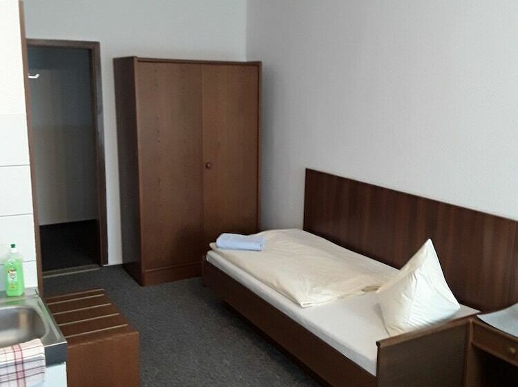 بنسيون Goldener Anker