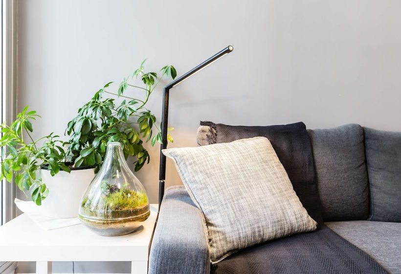 Sandra, 1bdr Carlton Apartment