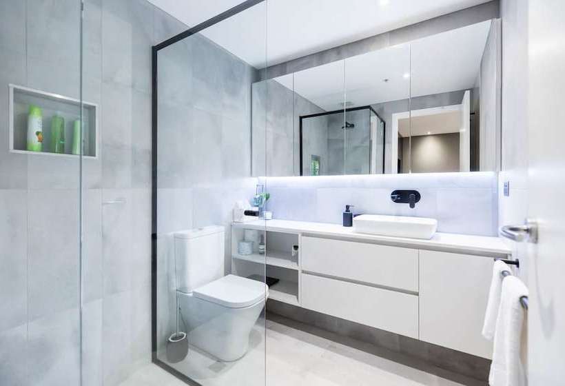 Sandra, 1bdr Carlton Apartment