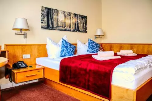 Hotelli Schloss Eyba Mit Gastehaus