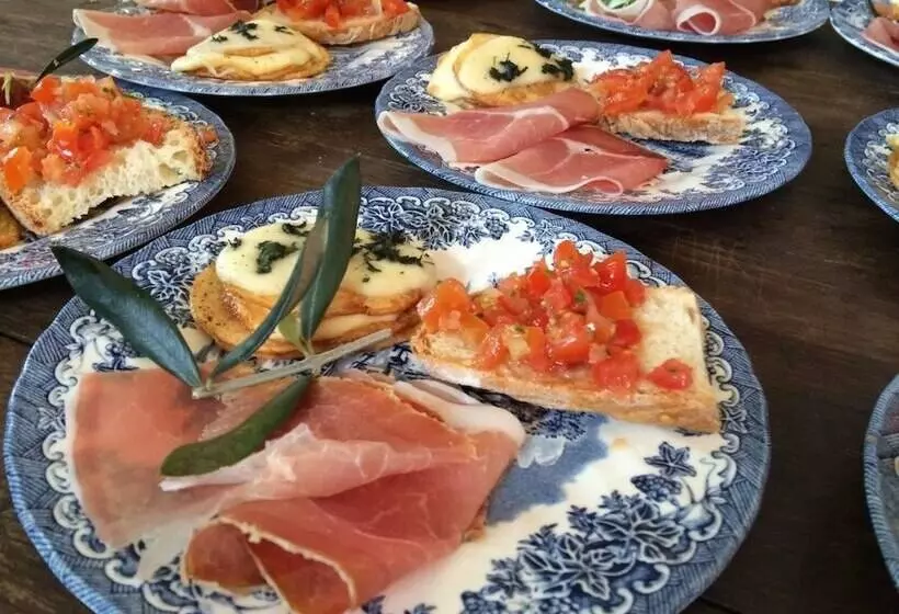 Hotelli Agriturismo Le Due Querce