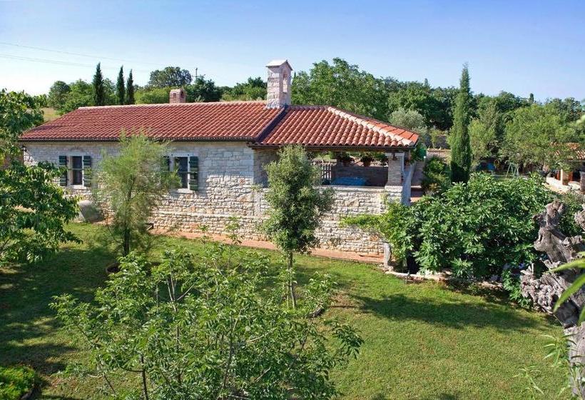 בית מלון כפרי Baladur