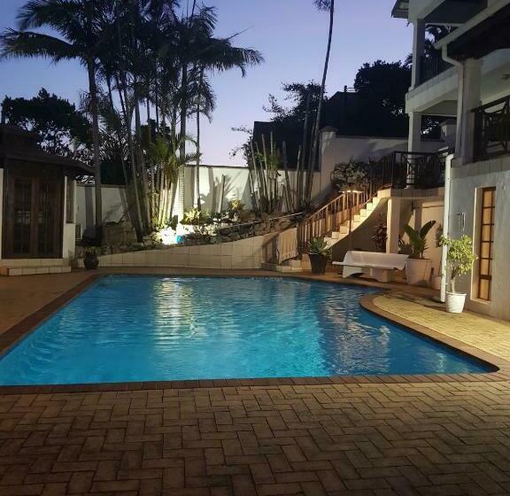 فندق Ingwe Manor Guesthouse