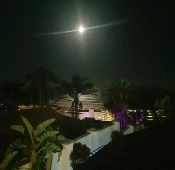 Hotelli Ingwe Manor Guesthouse