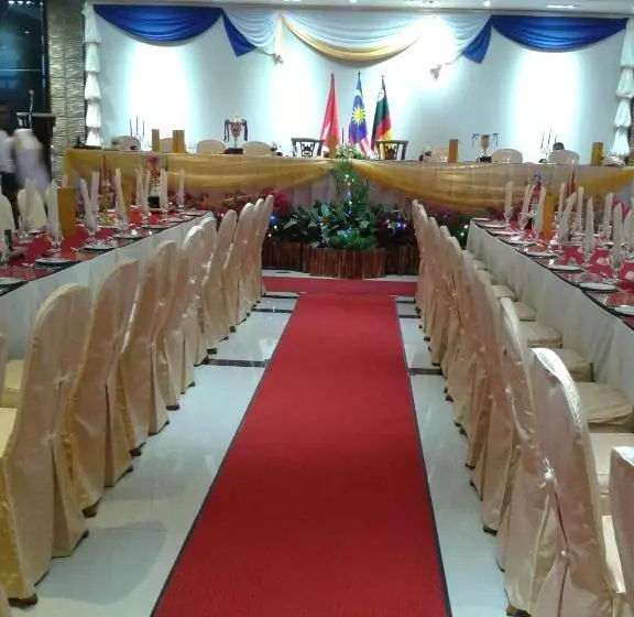 ホテル Seri Simanggang
