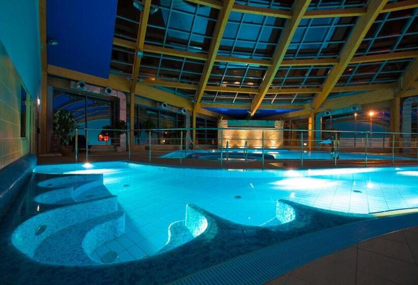 בית מלון כפרי Alga Baltic Resort