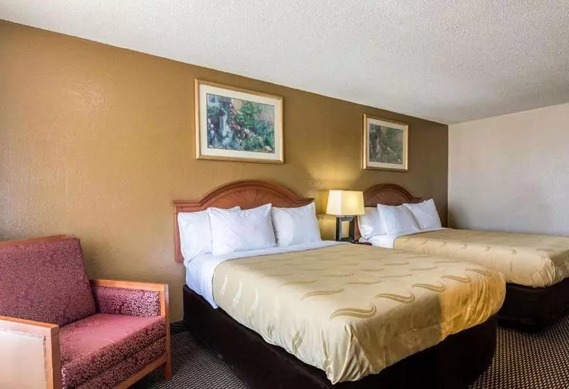 호텔 Quality Inn Shawnee I40