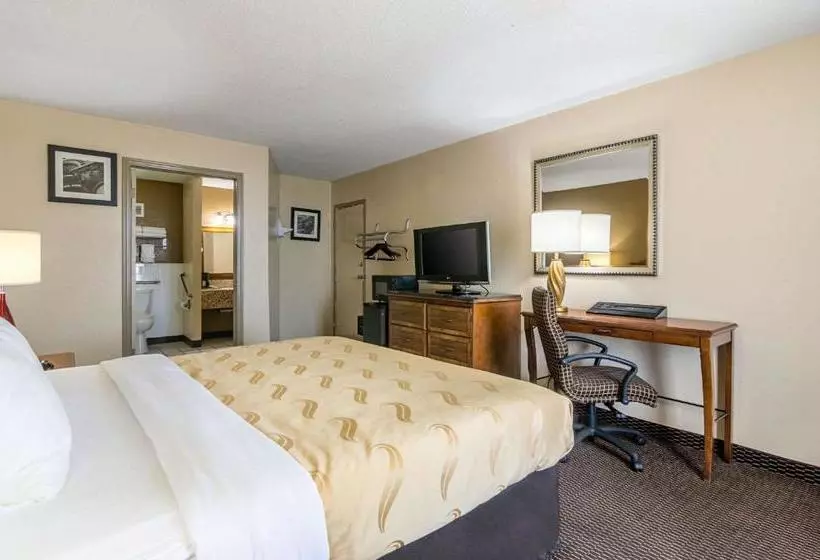 호텔 Quality Inn Shawnee I40