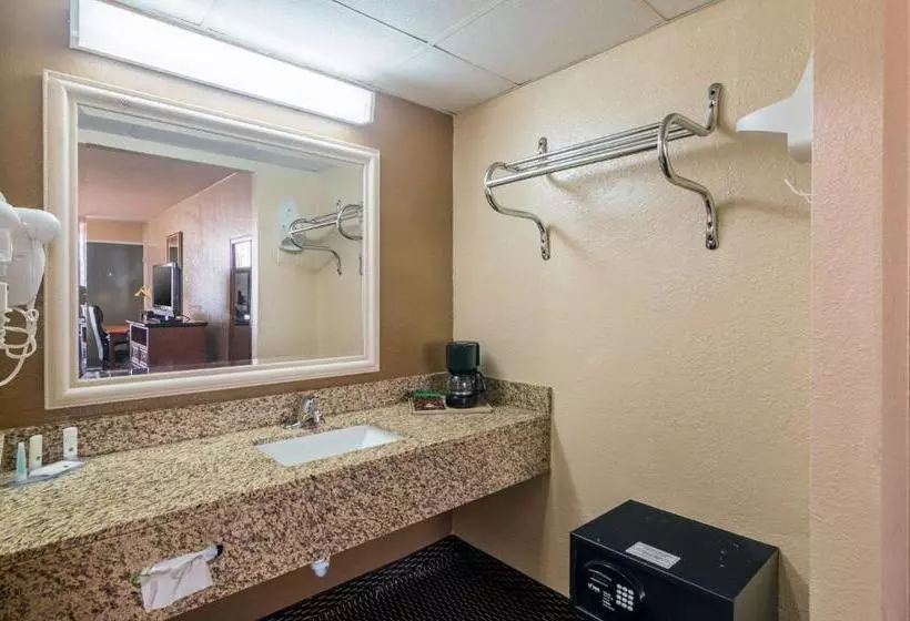 호텔 Quality Inn Shawnee I40