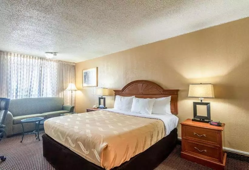호텔 Quality Inn Shawnee I40