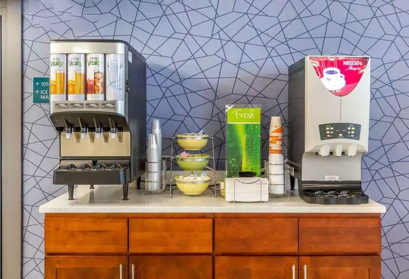 هتل Quality Inn & Suites Apexholly Springs