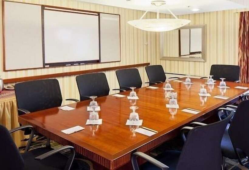 فندق Doubletree By Hilton New York Jfk Airport