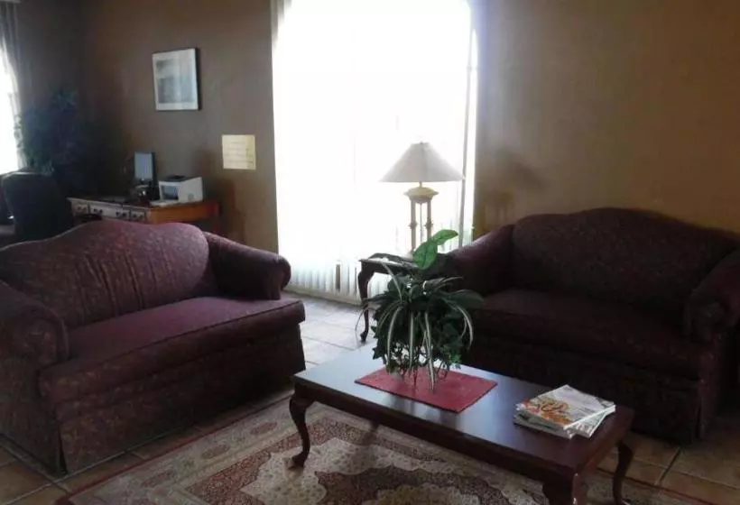 בית מלון כפרי Red Roof Inn & Suites Oklahoma City Southwest