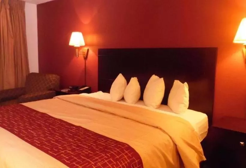 בית מלון כפרי Red Roof Inn & Suites Oklahoma City Southwest