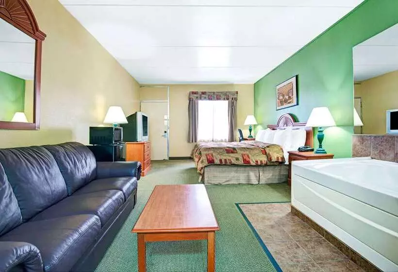 هتل Super 8 By Wyndham Nashville Near Downtown / I40