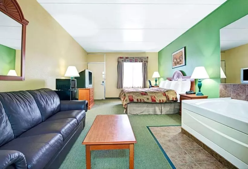 هتل Super 8 By Wyndham Nashville Near Downtown / I40