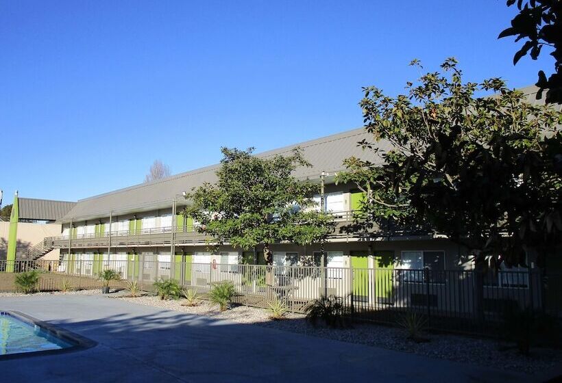 Surestay Plus Hotel By Best Western Point Richmond