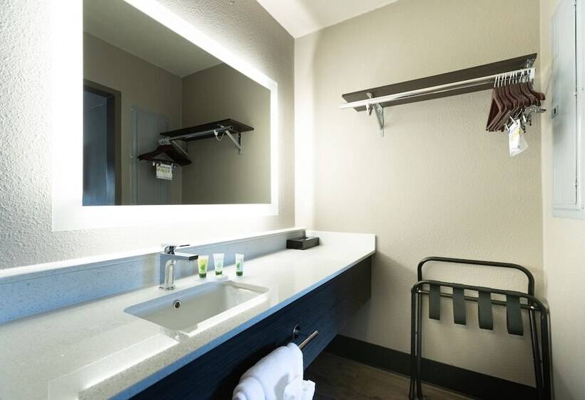 Surestay Plus Hotel By Best Western Point Richmond