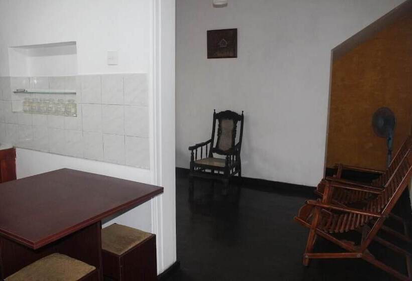 Bed and Breakfast Gerard Holiday Home