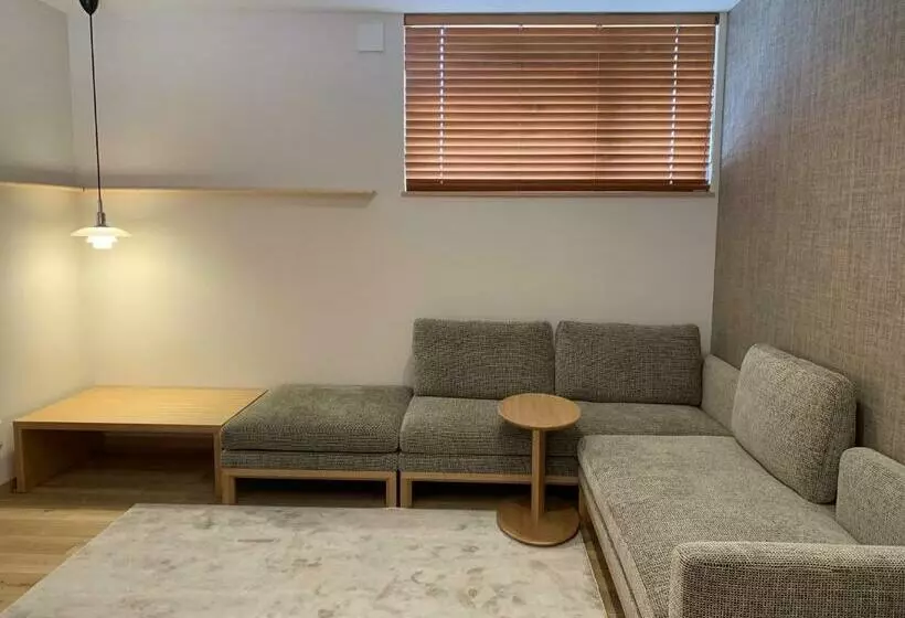 Shimogoryo House