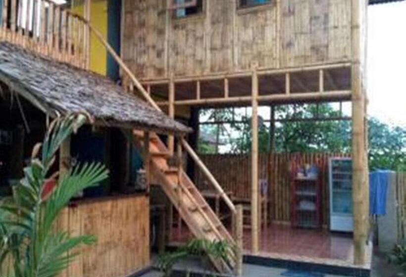 Отель Little Woodstock Homestay