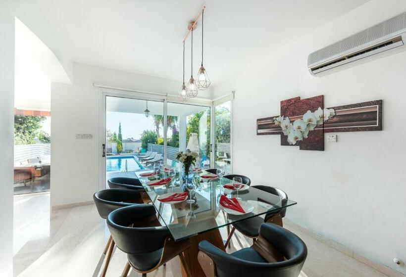 Villa Laguna Sunrise By Ezoria Villas