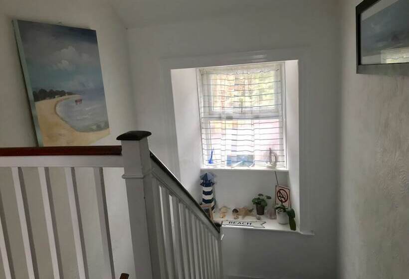 Cliff House Bed And Breakfast